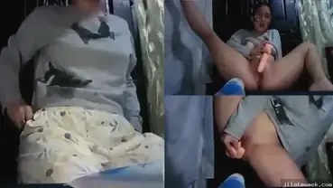 Bocil Imut Mainin Dildo Gede Sampe Memeknya Merah Becek