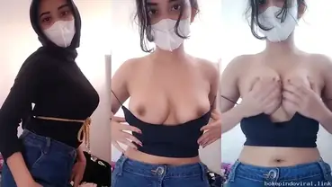 Hijab Hitam Cantik Pap Toket Bulat Sampe Putingnya Keras