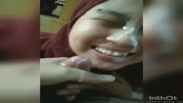 Muncrat di muka pacar cantik
