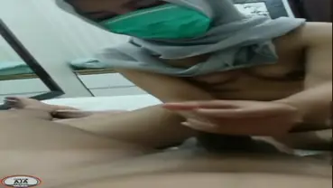 Ukhti Avawenwen Berjilbab Colmek Sampe Memek Basah Banjir